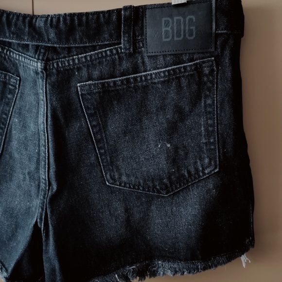 URBAN OUTFITTERS - BDG Foldover V-Front Denim Short - NWT (size 31) - Picture 10 of 13
